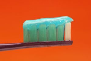 Hvorfor mikroplast i tannkrem