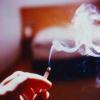 Hvordan bli kvitt av røyk i systemet