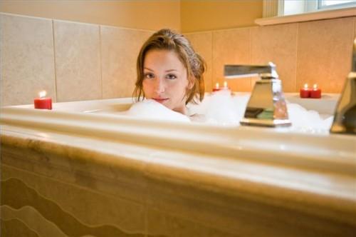 Hvordan lage Sinus Relief Bath Oil
