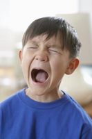 Vanskeligheter med en svært emosjonell barn diagnostisert med sanseintegrasjon