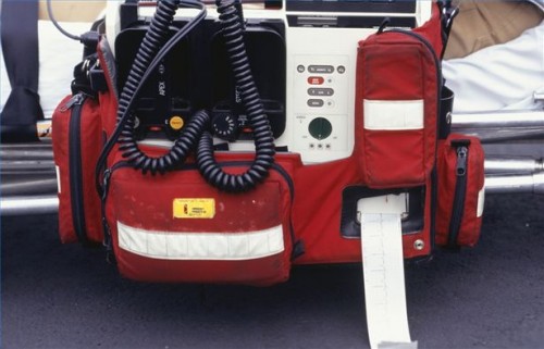 Hvordan å bruke et hjem Defibrillator