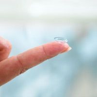 Forskjellen mellom silikonhydrogelteknologi Kontaktlinser og myke kontaktlinser