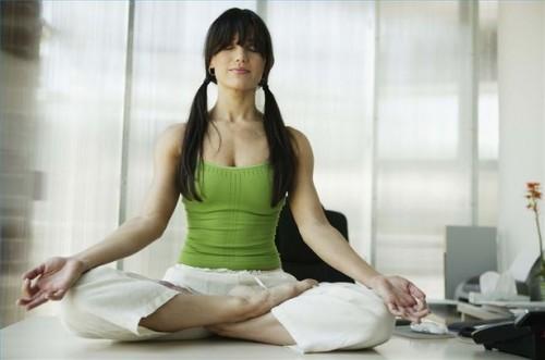 Hvordan Sitt Under Zen Meditasjon