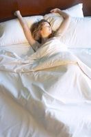 Forskjellen mellom REM søvn og NREM
