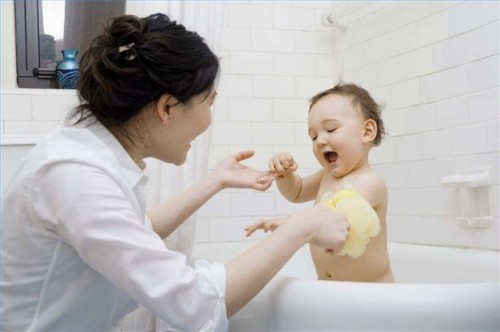 Hvordan å bade en Circumsized baby