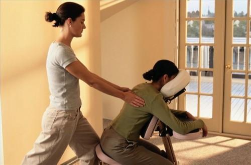 Hvordan Gi en Chair Massage